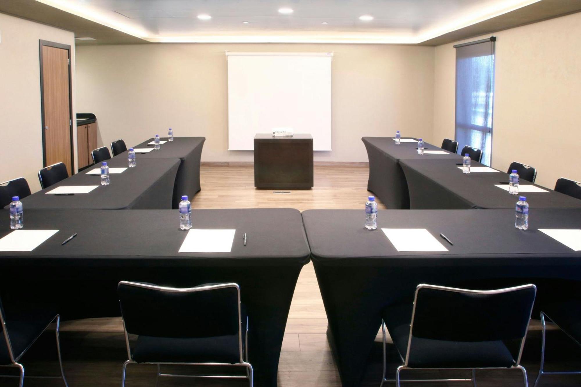 City Express Plus By Marriott Tampico Exterior foto